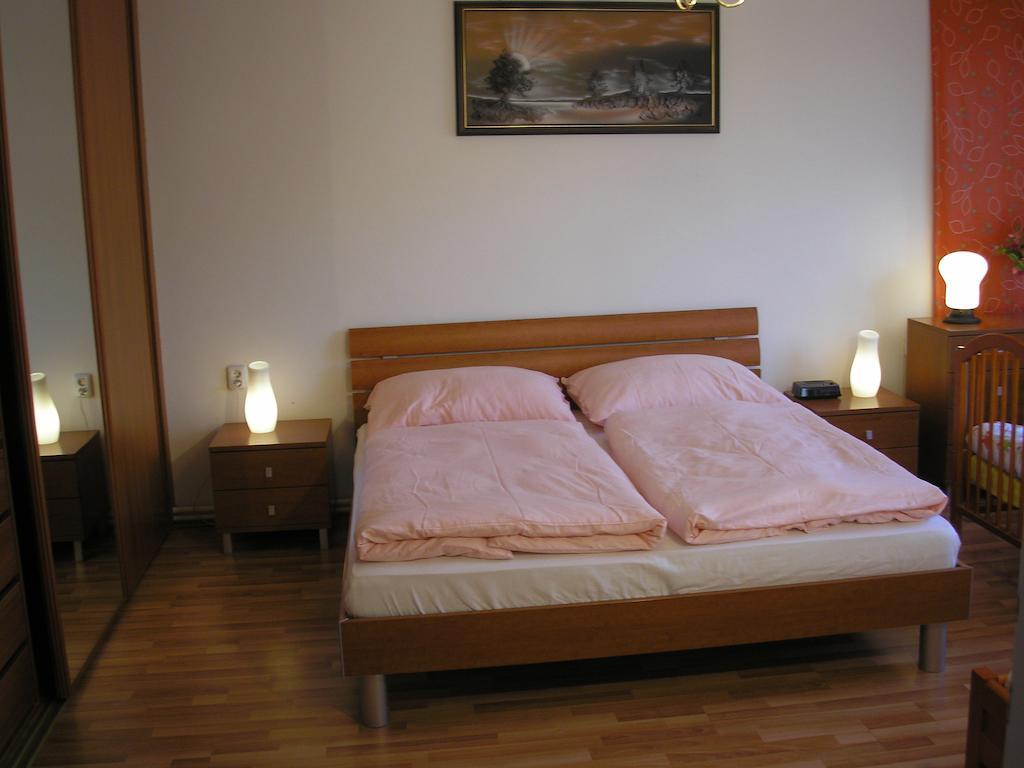 Apartment Accommodation Up To 17 Bratislava Eksteriør bilde
